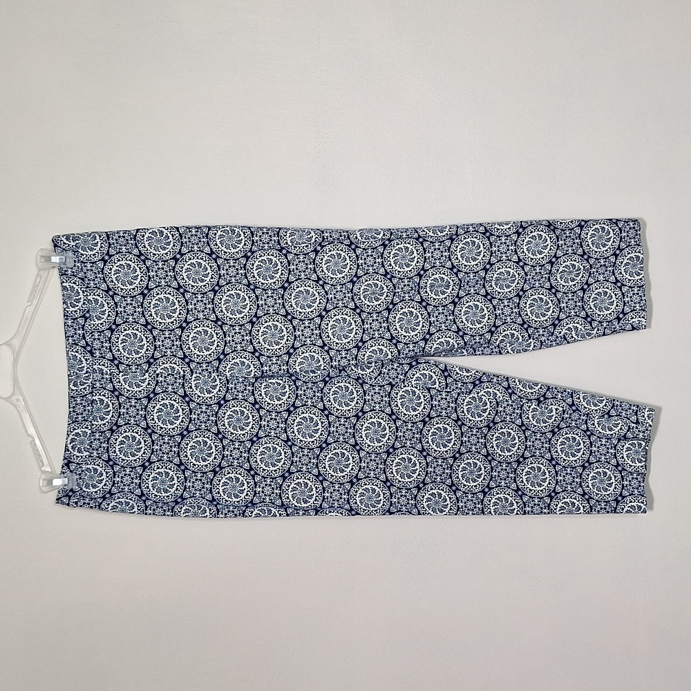 Talbots Petites Stretch Capri Pants Medallion